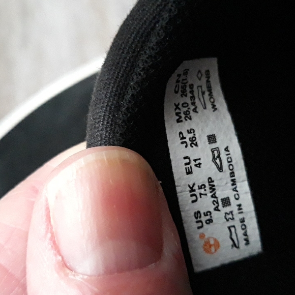 Timberland black canvas and suede rubber soled chukka boots. Size 9.5 - Picture 8 of 13